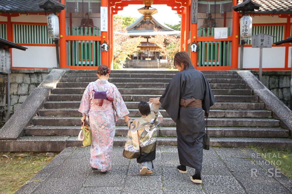 写真:新日吉神宮で七五三ロケーション撮影