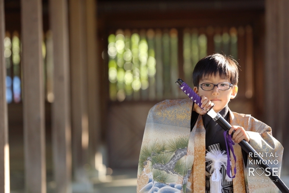 写真:京都・豊国神社唐門内で七五三ご家族様ロケーション撮影