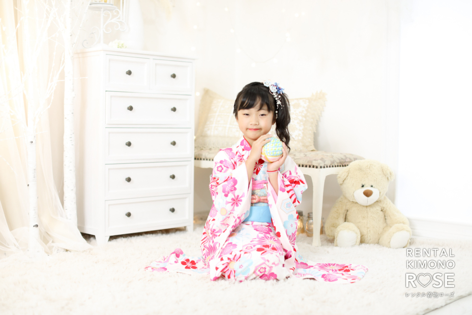 写真:京都東山の写真スタジオにて七五三レンタル振袖撮影