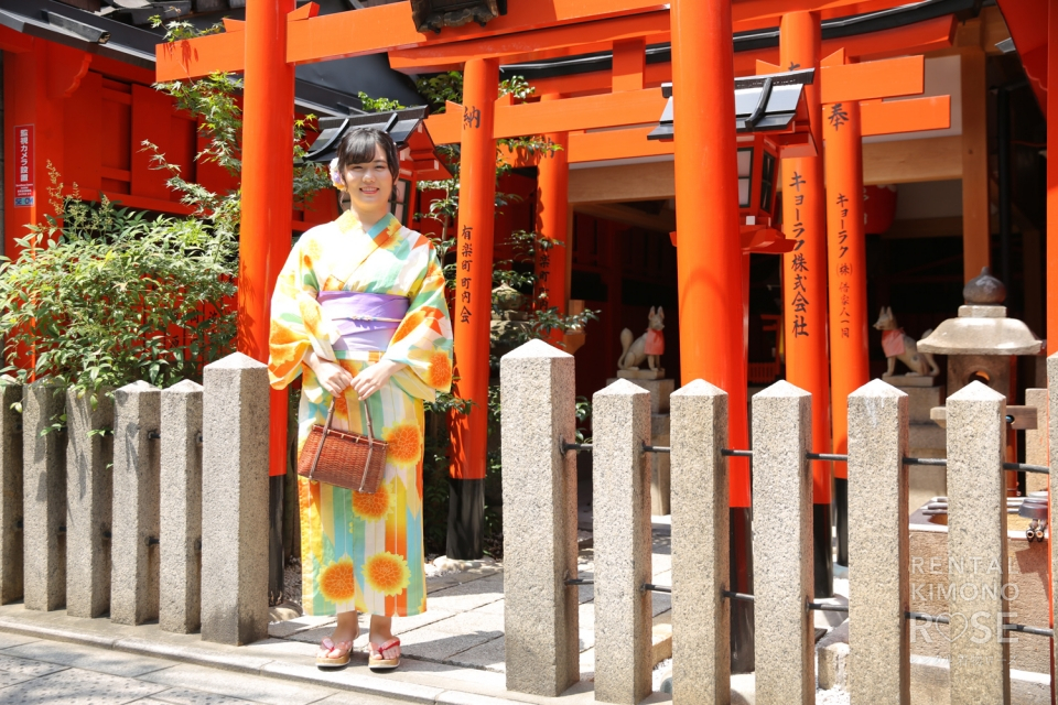 京都・東山の辰巳大明神