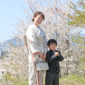 写真:卒業式・入学式の制服姿でロケ撮影やスタジオ撮影いたします