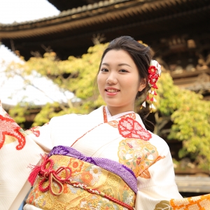 写真：成人式当日振袖レンタル！全国宅配や持込着付けアレンジ対応！