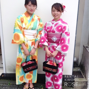 写真：大きな花柄の浴衣に帯を合わせて爽やか＆キュートに💖