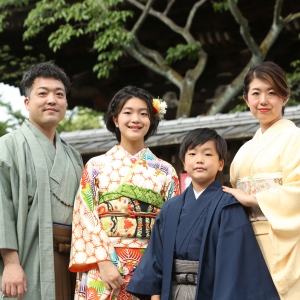 写真：七五三・十三参りの男性用アンティーク着物＋袴を多数入荷いたしました