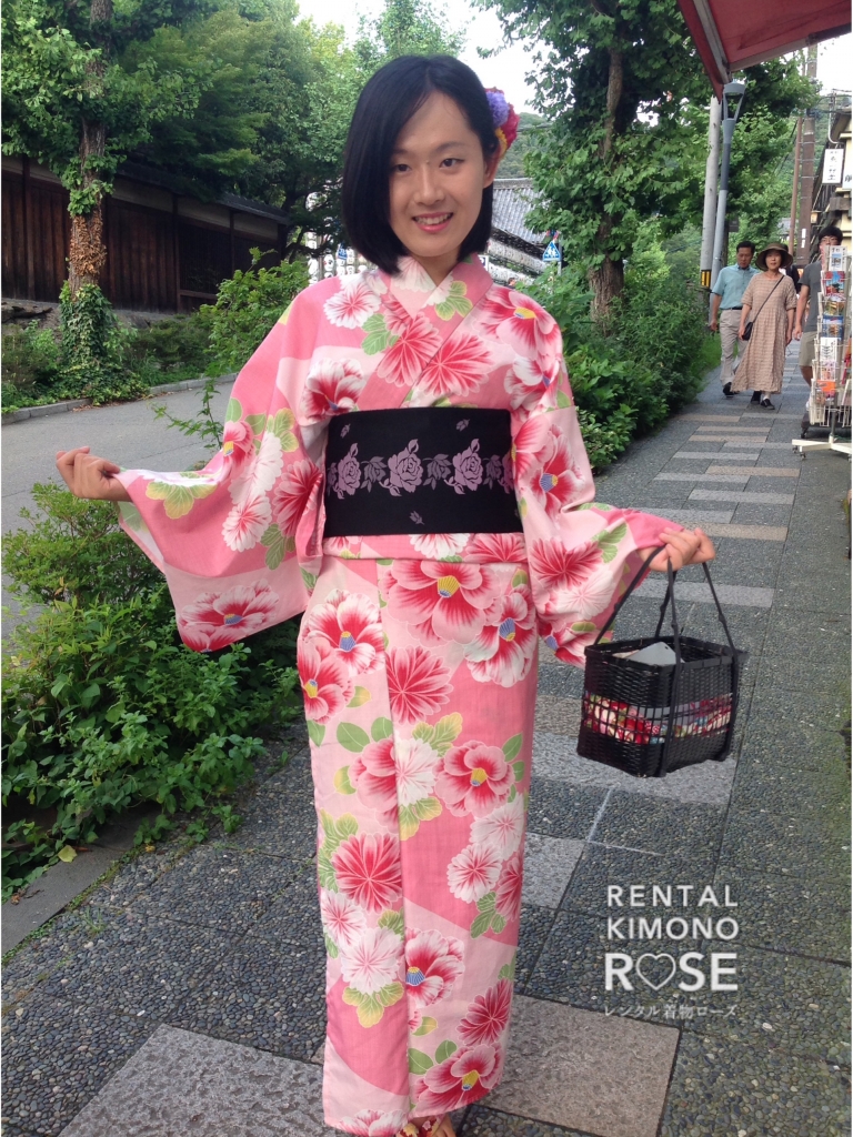 可愛らしいピンクの浴衣に黒の帯で大人っぽく♪ | ブログ | 京都のレンタル着物ローズ