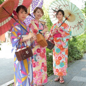 写真:みんなで一緒に浴衣で京都東山へ☆