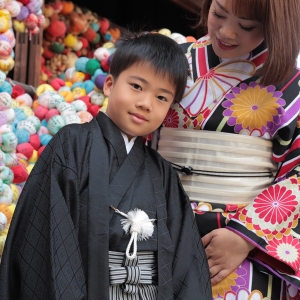 写真:お子様用のフォーマルな着物!小学校卒業式袴プラン登場!