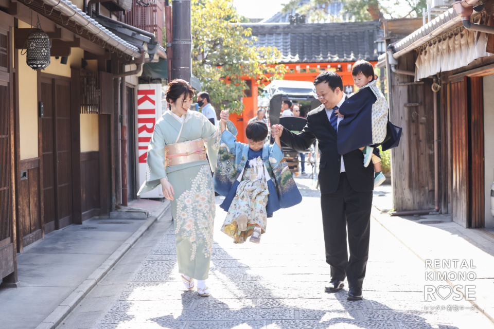 写真：３歳と５歳の男の子兄弟がそろって七五三✨