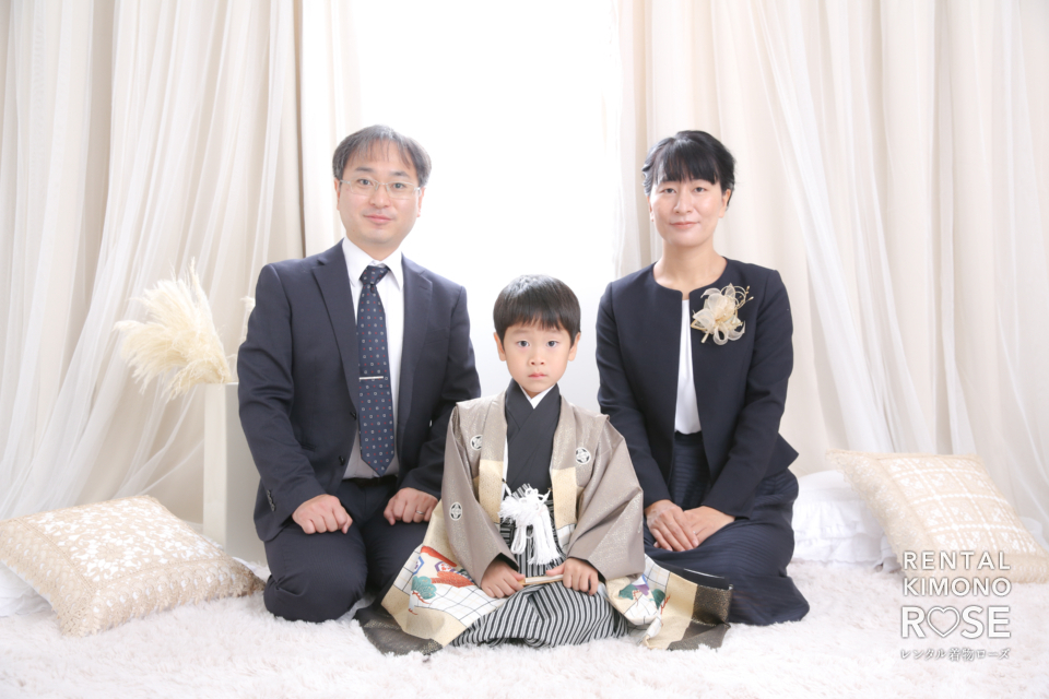 写真:京都東山の写真スタジオにて七五三レンタル羽織袴撮影