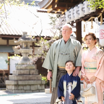 写真：京都・安井金比羅宮にてご家族着物で七五三ご祈祷ロケ撮影