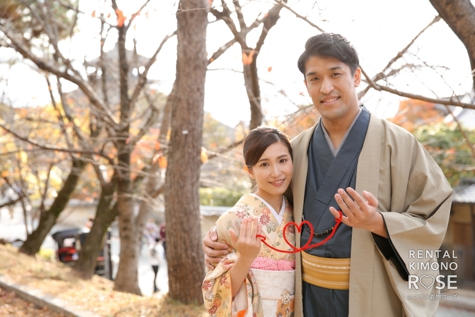 写真：秋の京都・高台寺にてカップルでアンティーク着物のロケ撮影