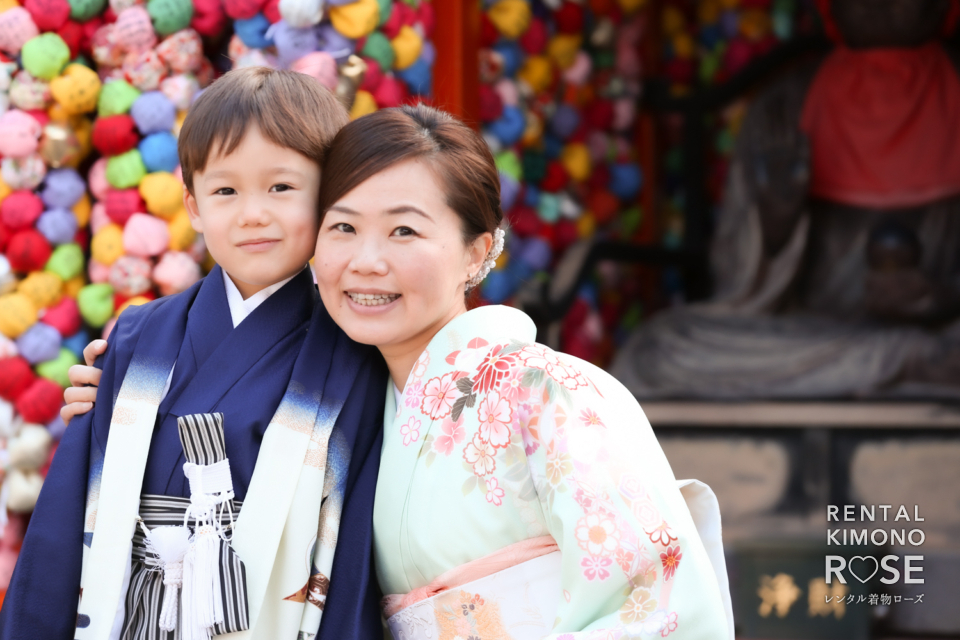 写真：紅葉の京都にて羽織袴と訪問着で七五三ロケ記念撮影