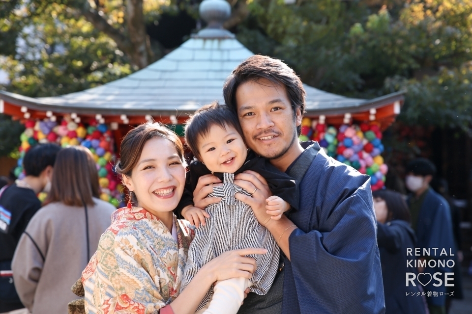 写真：紅葉の八坂庚申堂や高台寺で着物姿のご家族様の京都旅行撮影