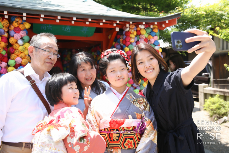 写真:京都・八坂庚申堂で十三参り振袖+新日本髪ロケーション撮影