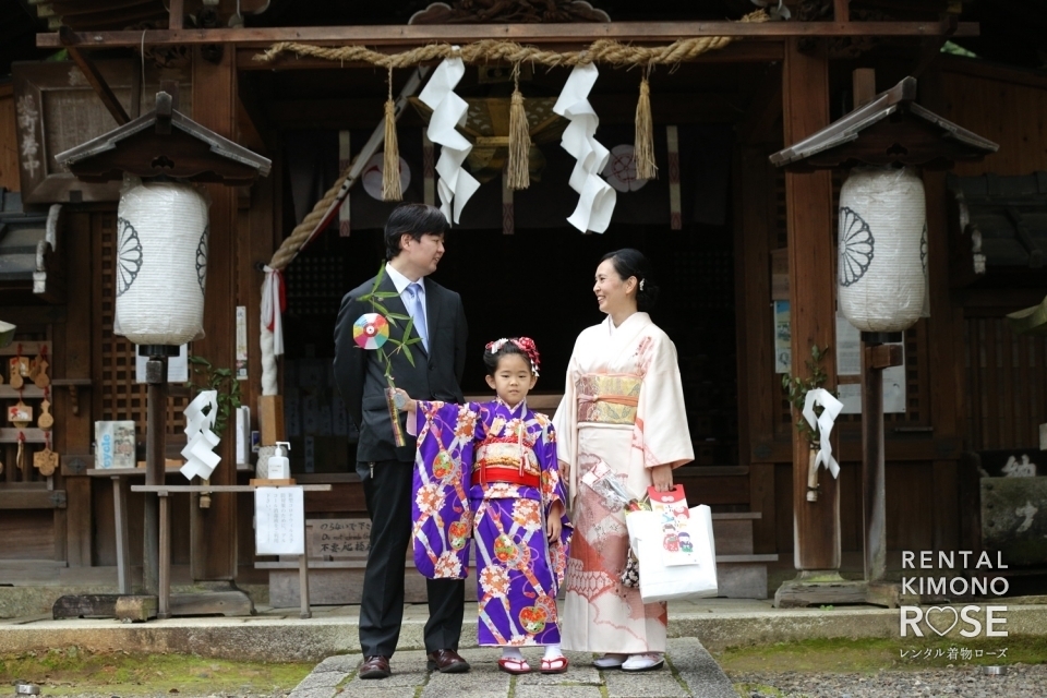 写真:京都・粟田神社にて新日本髪で七五三ご家族様ロケーション撮影