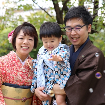 写真：京都・二年坂や高台寺公園でご家族様の観光ロケーション撮影
