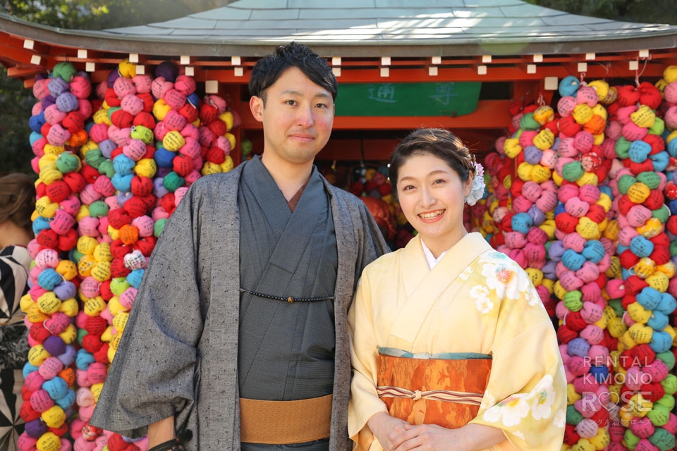 写真：仲睦じいご夫婦と一緒に、京都東山ロケーション撮影