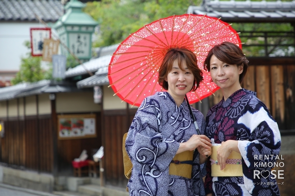 写真：夏の京都にてアンティーク浴衣で女子旅の観光ロケーション撮影