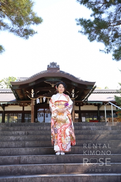 京都のレンタル着物ローズでロケ撮影:京都・新日吉神宮で成人式振袖レンタルロケーション撮影