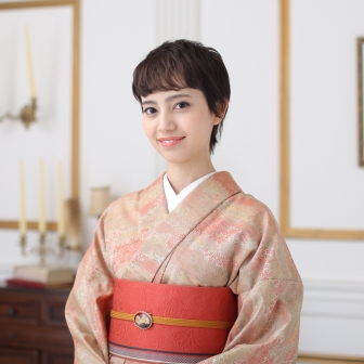 写真：小町プランの着物と帯飾りオプションサンプル