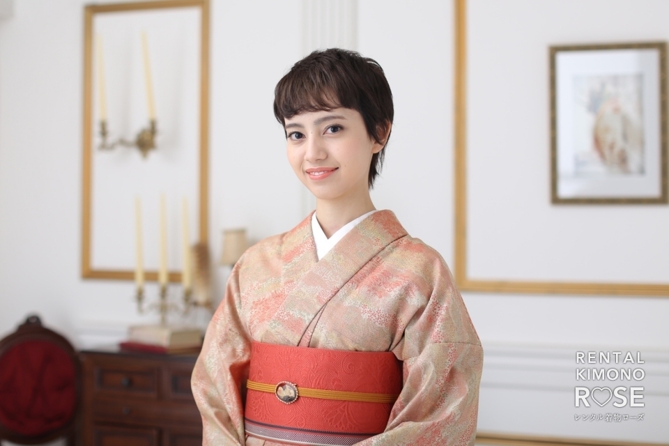 写真:小町プランの着物と帯飾りオプションサンプル