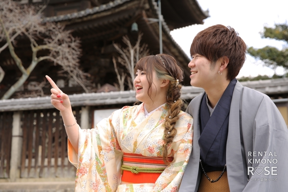 写真:京都・八坂庚申堂や八坂の塔で卒業旅行の観光ロケーション撮影