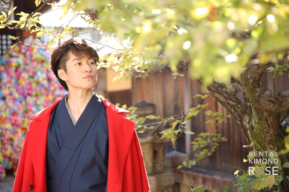 写真:京都・二寧坂や八坂の塔で京都コレクション用男性着物撮影
