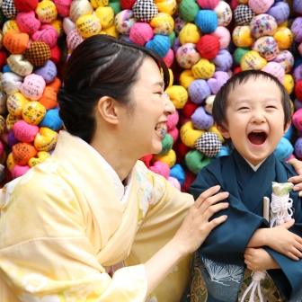 写真：京都・八坂庚申堂で七五三ご家族様ロケーション＆スタジオ撮影