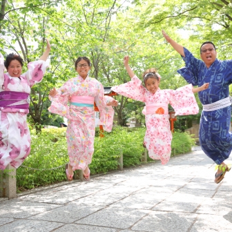 写真：笑顔が眩しい海外からのお客様とロケーション撮影☆