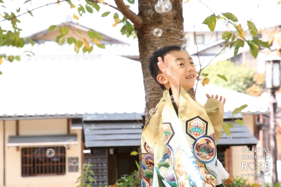写真:京都・八坂庚申堂や高台寺で兄妹七五三ご家族様ロケ撮影