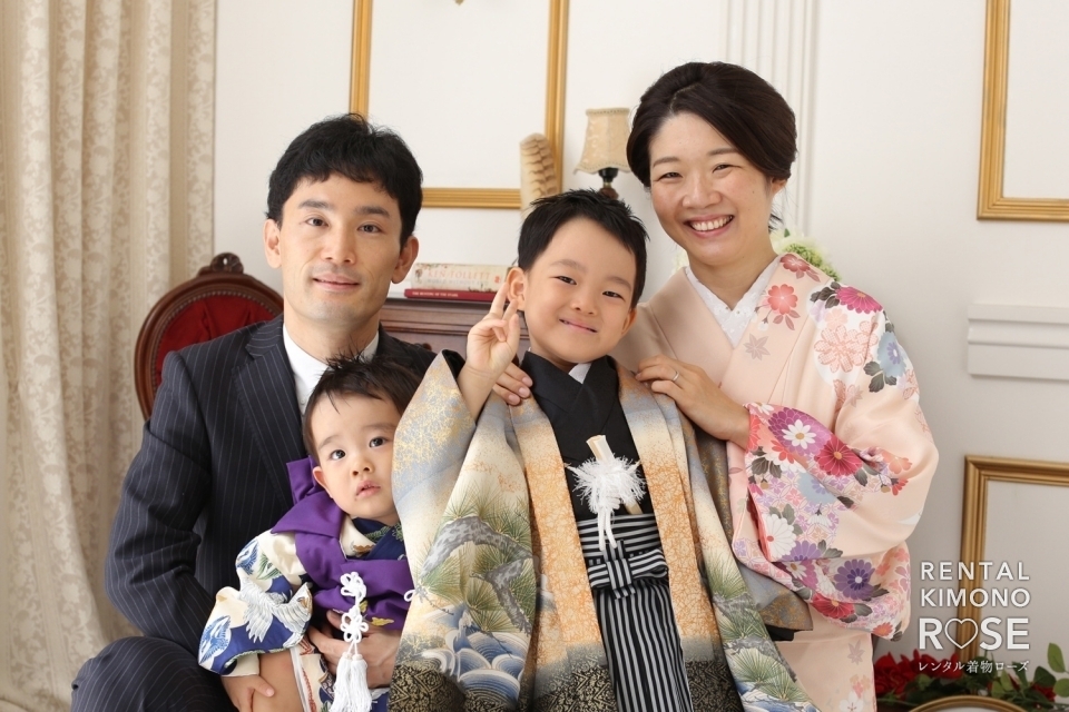 写真:京都・八坂庚申堂とスタジオで七五三ご家族様ロケーション撮影