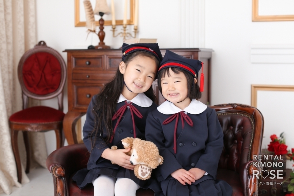 写真：入学記念に制服姿のご姉妹でスタジオ撮影・ロケーション撮影