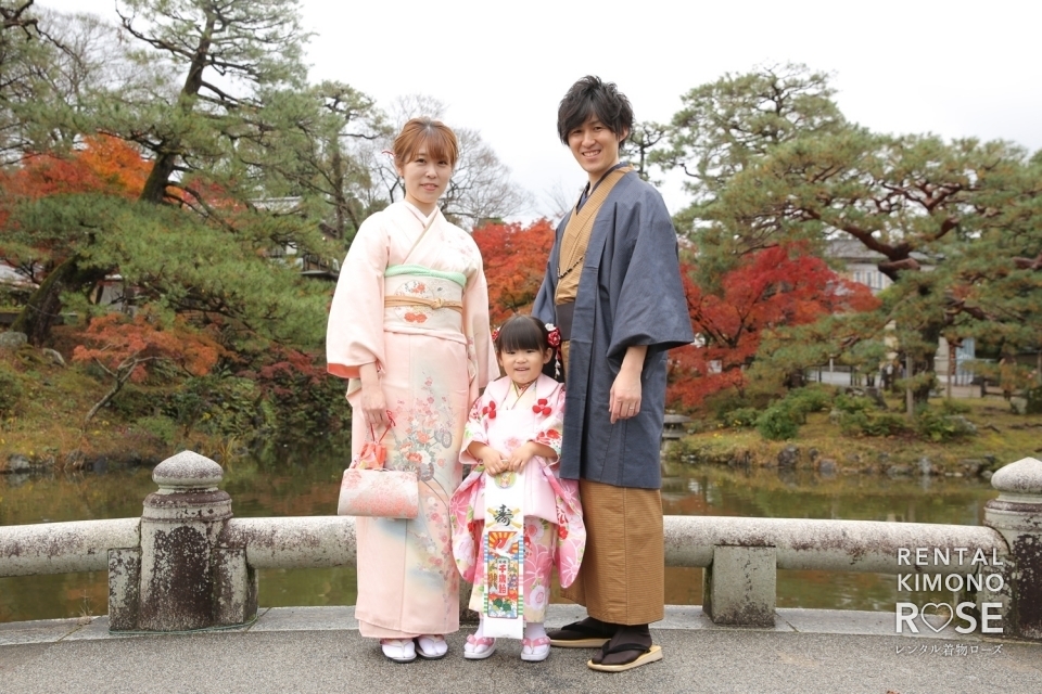 写真：紅葉の京都・円山公園で七五三ご家族様ロケーション撮影