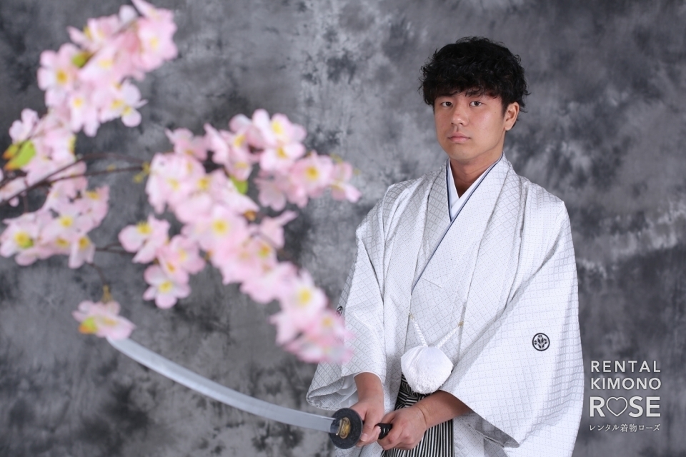 写真:成人式記念・前撮りに白い羽織袴レンタル+スタジオ撮影