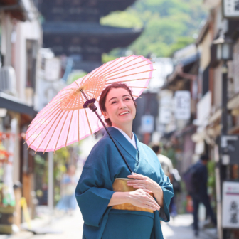 写真：京都観光・八坂庚申堂などをアンティーク着物でロケ撮影