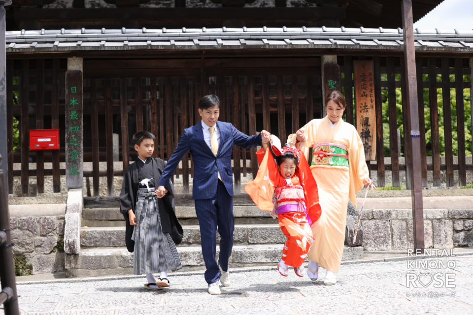 写真:10歳のお兄ちゃんと、7歳の妹さんの七五三ロケーション撮影