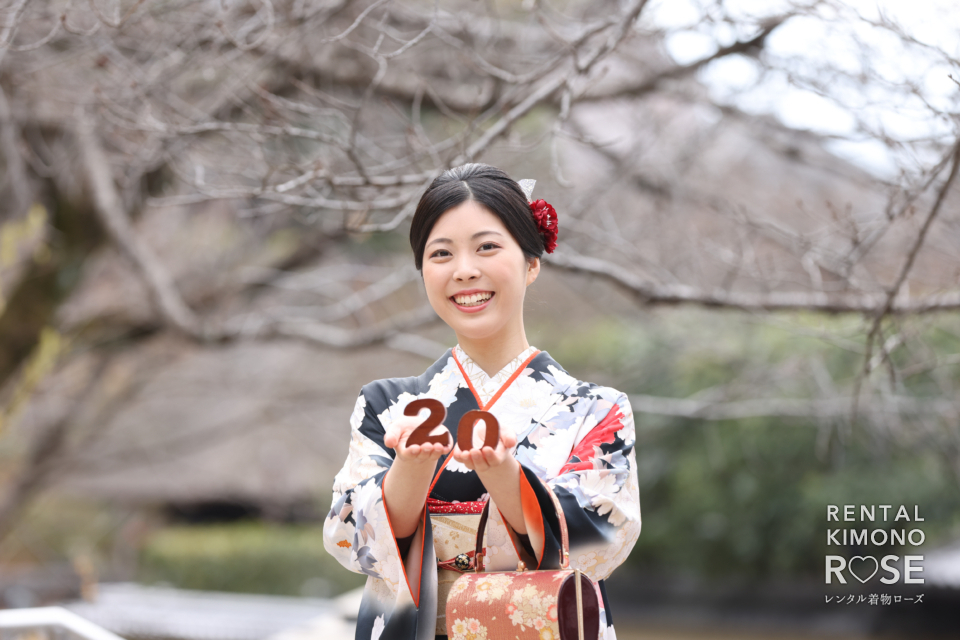 写真:東山エリアで二十歳の記念にご家族揃ってロケーション撮影