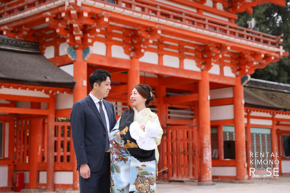 写真：イチョウが美しく色づく下鴨神社でのお宮参り撮影