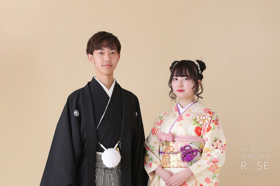 写真：京都東山レンタル着物ローズで 振袖+紋付袴スタジオ撮影
