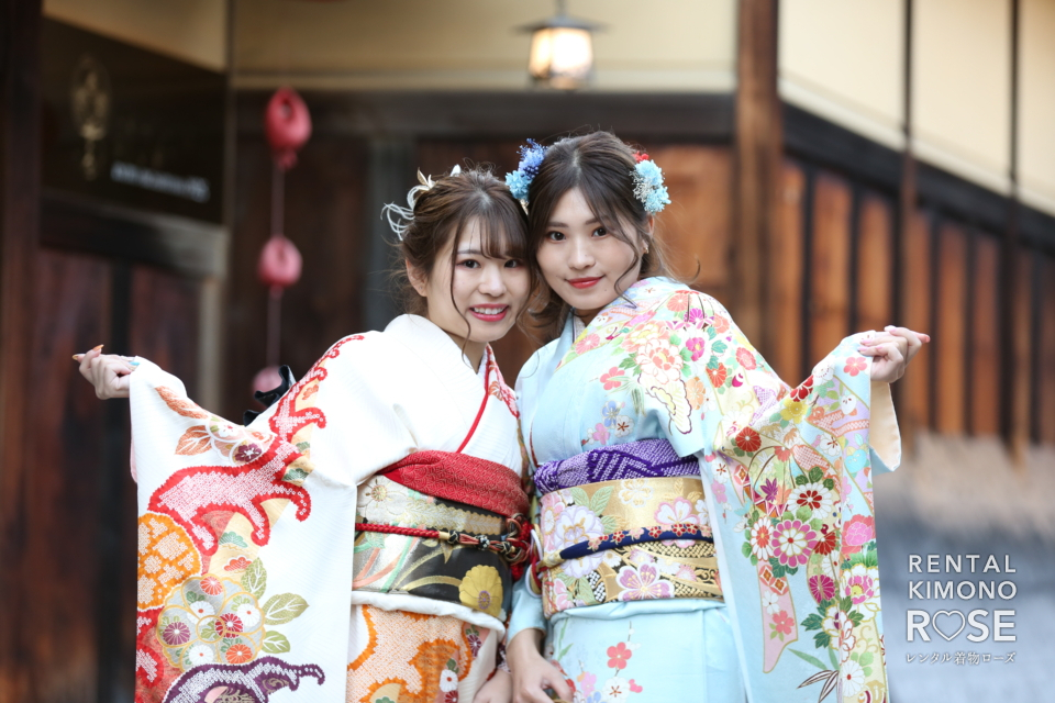 写真：京都・東山で振袖レンタル＋ヘアセットのご姉妹を撮影