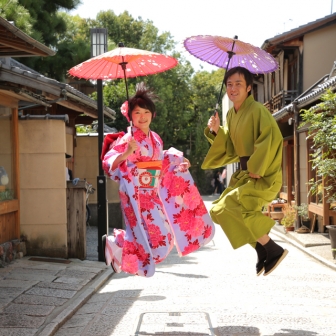写真：京都で振袖デート