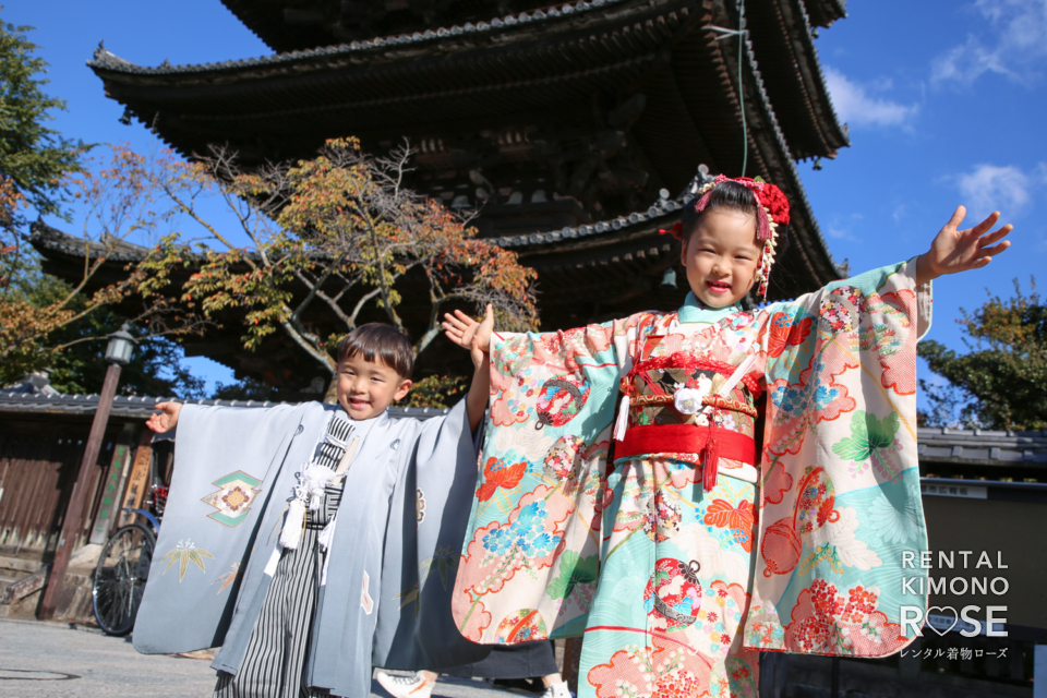 写真：京都・八坂庚申堂にて七五三レンタル振袖と持込羽織袴撮影