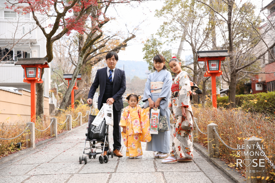 写真:京都・安井金比羅宮にて被布・振袖・色無地で七五三撮影