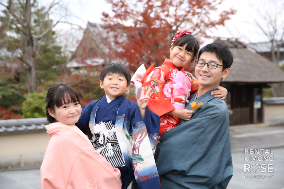 写真:京都・八坂の塔と高台寺公園で七五三ご家族着物記念撮影