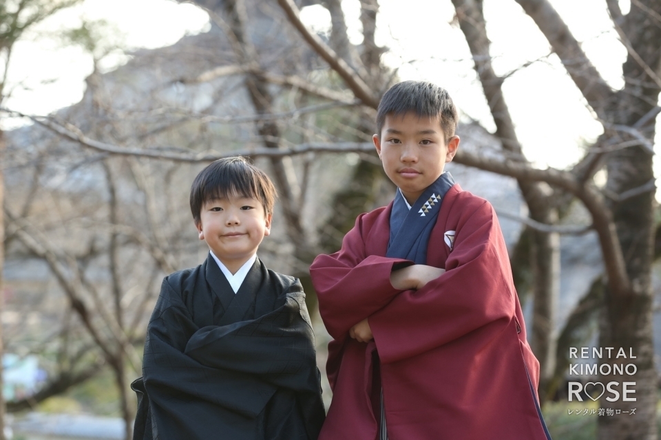 写真:小学校卒業記念・前撮りにみんなで袴レンタルロケ撮影