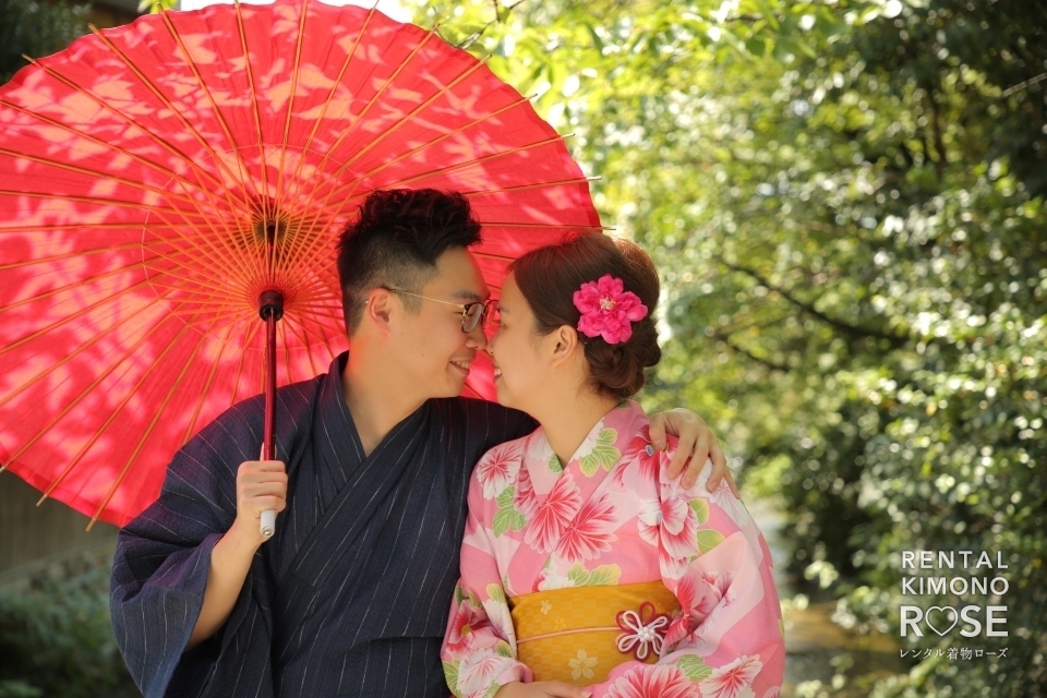 写真：香港より祇園で仲良し婚約カップルのロケ撮影