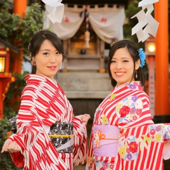 写真：祇園白川で着物美人の女性二人旅をロケ撮影