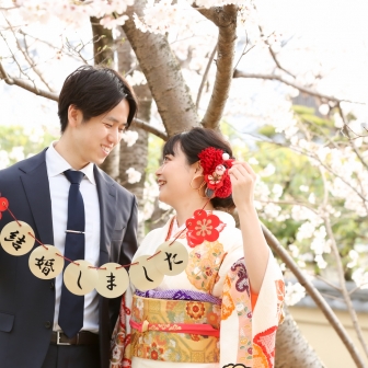 写真：桜満開！結婚式顔合わせの振袖レンタルのリピーターさま