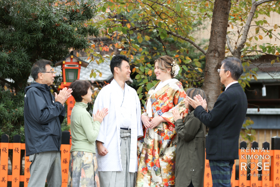 写真:紅葉の京都・祇園白川巽橋と八坂の塔で色打掛婚礼前撮りロケ