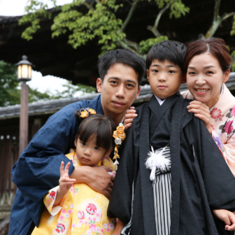 写真：京都・八坂庚申堂とスタジオで七五三ご家族着物記念撮影